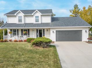 5336 Bluebell Ct, Sheboygan, WI 53083