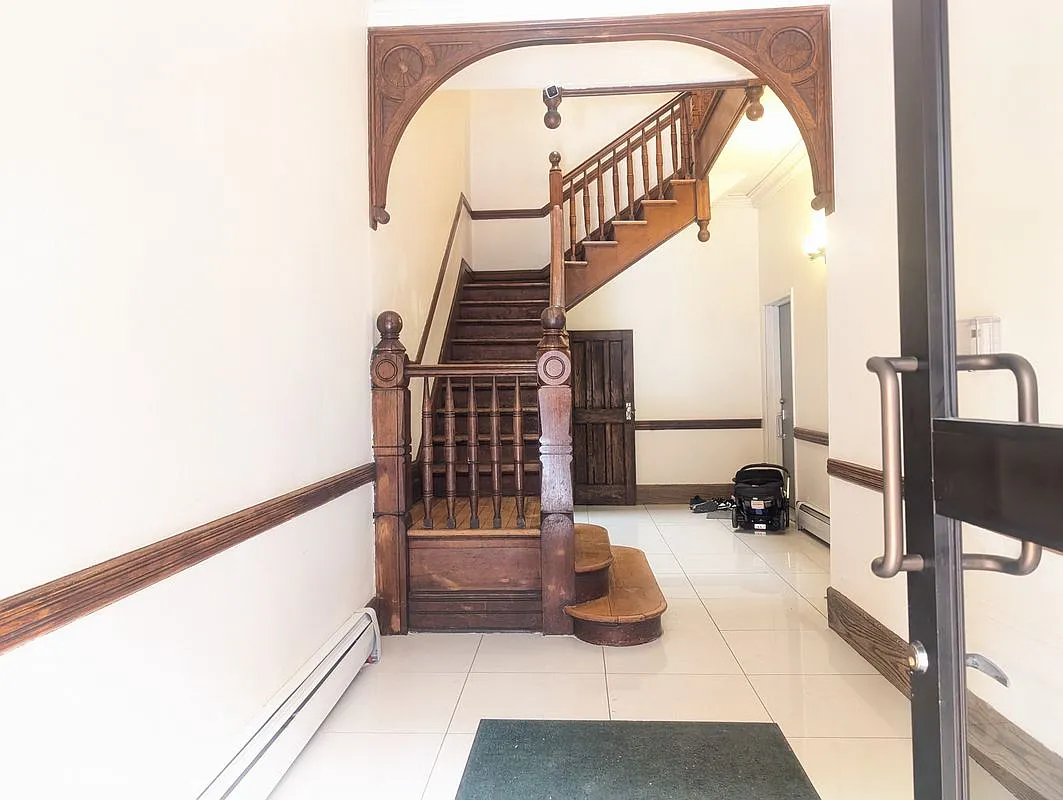 1 bed, 1.0 bath, 340 sqft, $1,350 — Photo 2
