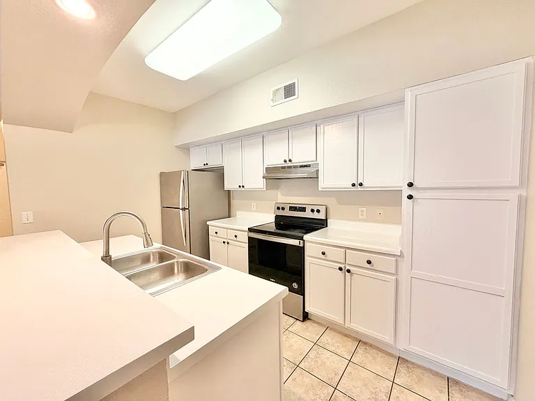 7935 Preserve Cir #411 — Photo 8