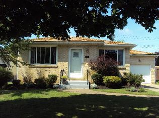 22 Cardy Ln, Depew, NY 14043