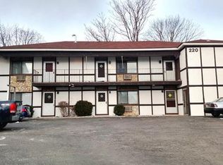 220 Cove Rd APT 2C, Stamford, CT 06902