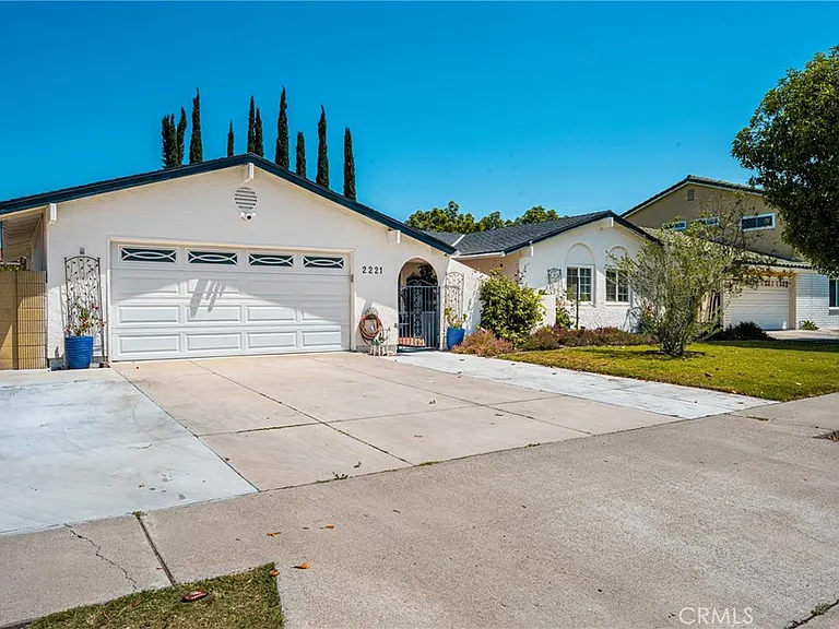 2221 E Viking Ave — Photo 5