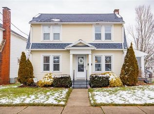 201 Hillcrest Cir, Grove City, PA 16127