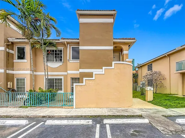 6466 SW 130th Pl APT 902, Miami, FL 33183