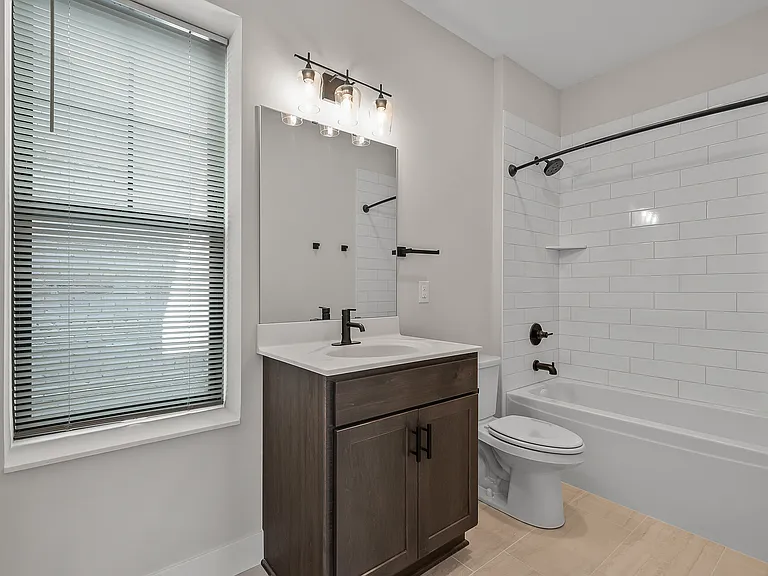 2413 1st Ave S #103 — Photo 25