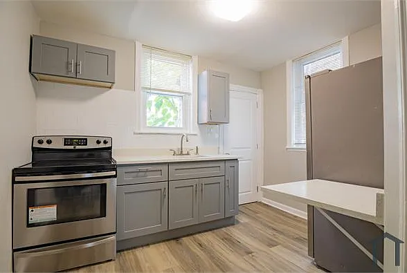 3 bed, 1021 sqft, $1,450 — Photo 2