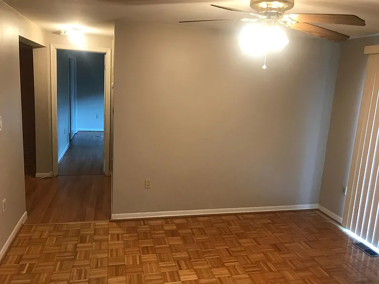 Poplar St — Photo 18
