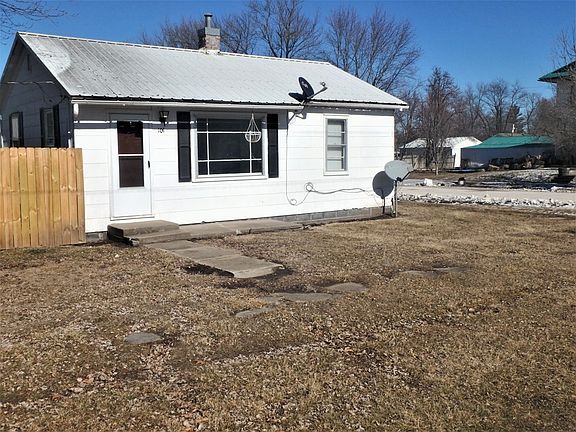 3rd image of 101 7th St