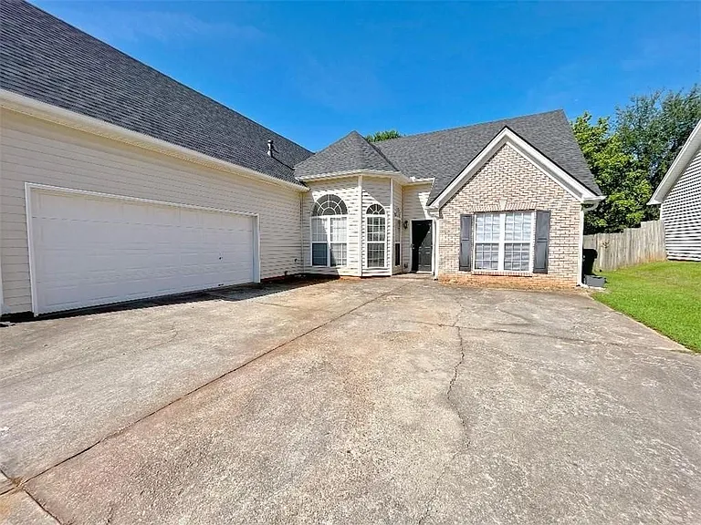 408 Lee Miller Dr — Photo 3