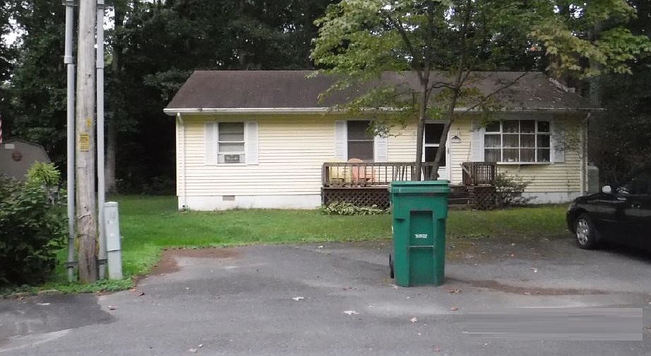 2nd image of 22929 Linden Dr