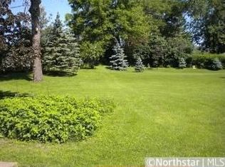 2026 Thom Dr, Arden Hills, MN 55112