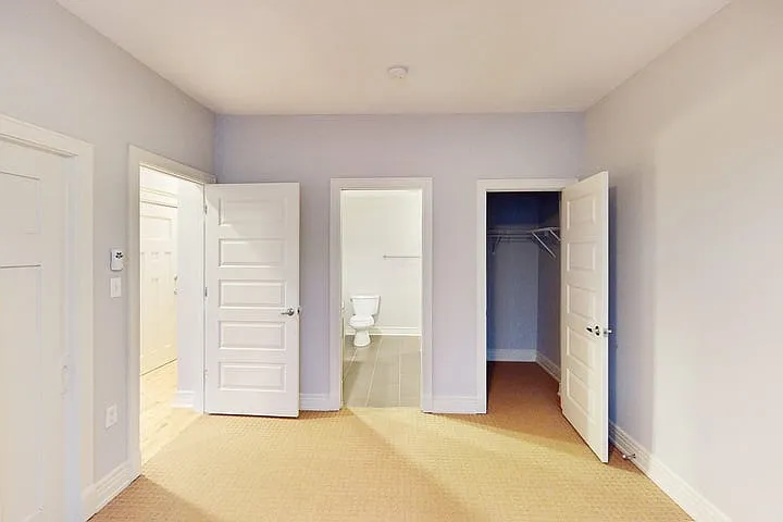Melrose Apartments — Photo 38