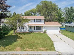 631 Dauphin St, Green Bay, WI 54301