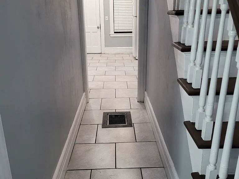5 Powell Ave — Photo 2