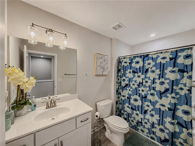 45 Woodford Dr — Photo 32