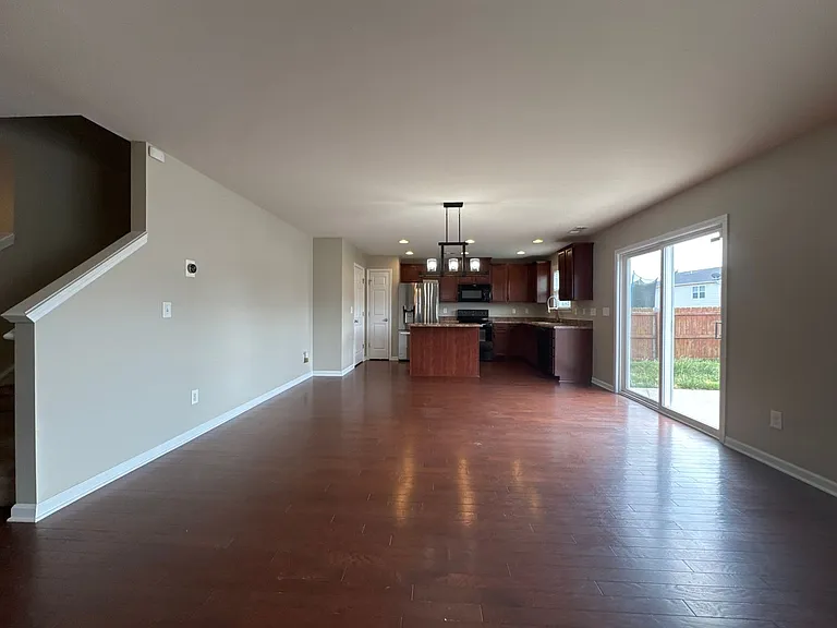 112 Suggs Dr — Photo 5