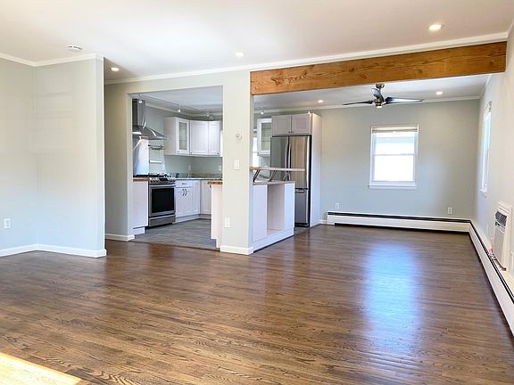 3rd image of 9 Green St Floor 2