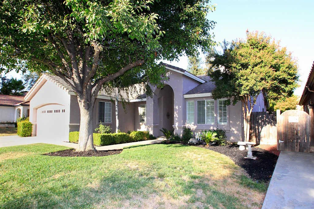 7318 N Hayes Ave photo 1