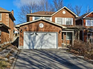 36 April Gdns, Aurora, ON L4G 4R6