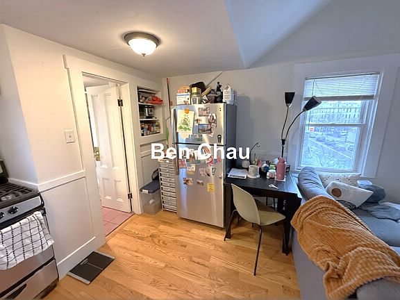 5th image of 193 Hampshire St #3B