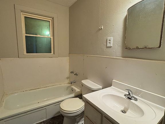 3rd image of 734 Lane Ave #B