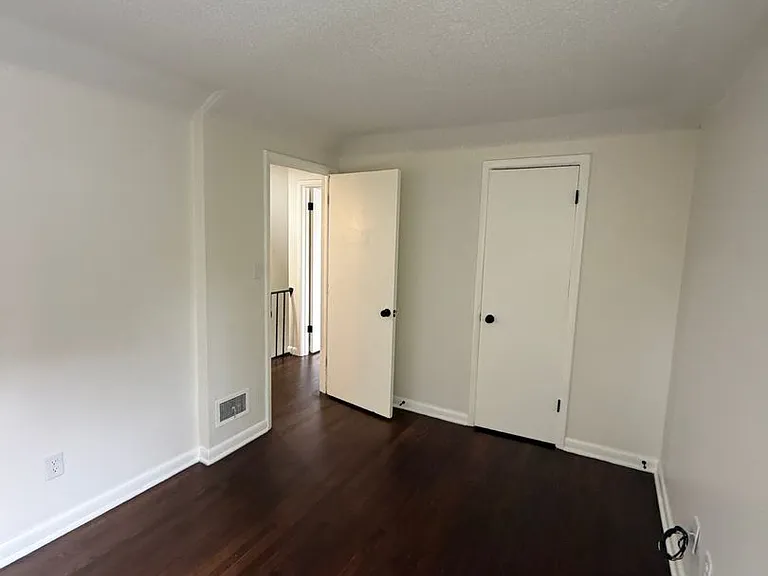 959 Racine Ave — Photo 12