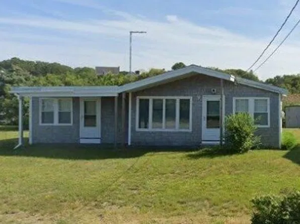 46 Taylor Ave, Plymouth, MA 02360