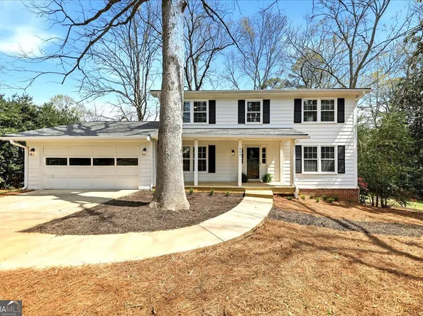 564 Deer Run SW, Lilburn, GA 30047