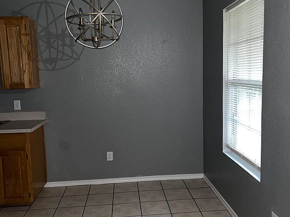 2nd image of 304 S Magnolia St APT C