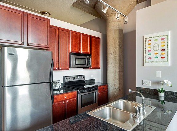 5th image of 4131 W Belmont Ave Unit 205