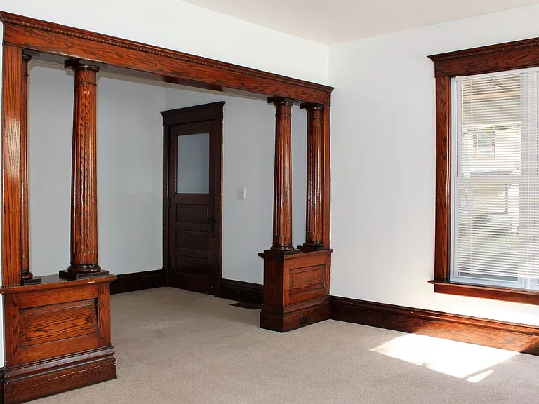 234 W 3rd St — Photo 4