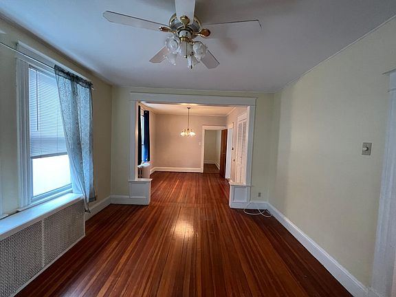 5th image of 31 Wellington Ave #1