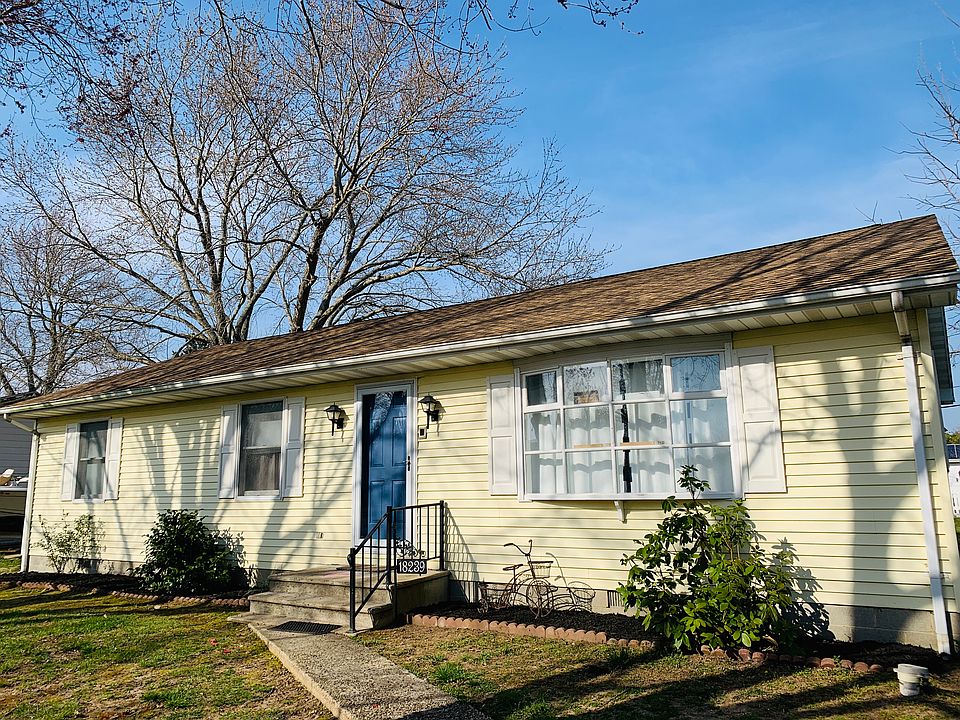 1st image of 18239 Holly Ln