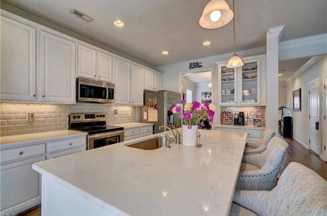 Building Photo - 161 Wineberry Way