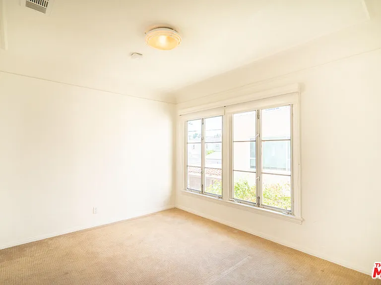 441 S Bedford Dr — Photo 13