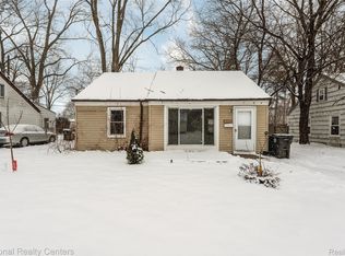 22141 Morton St, Oak Park, MI 48237