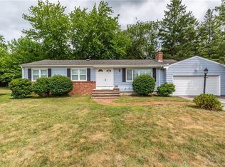 1 Greenbrier Rd, Smithfield, RI 02828