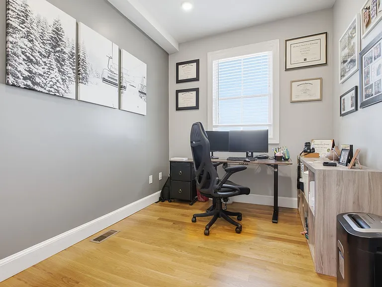 89 Prescott St #B — Photo 10