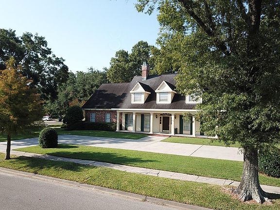 4th image of 2601 Bernhardt Dr