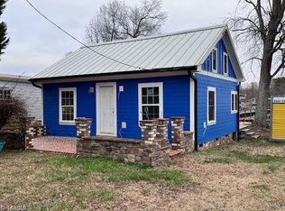 757 Riverside Dr, Lexington, NC 27292