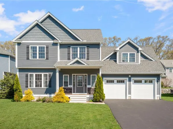 14 Dover Ave, Lincoln, RI 02865