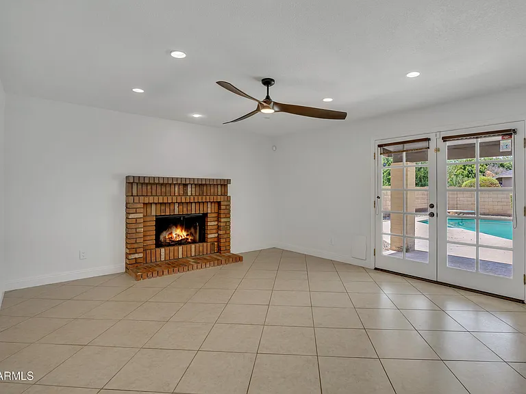 15834 N 58th Pl — Photo 10