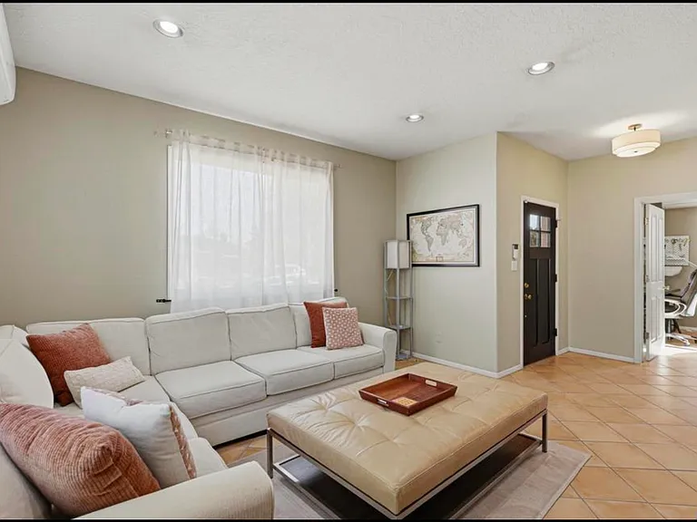 2920 Burton Ave SE — Photo 5