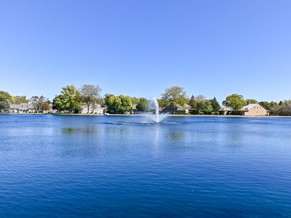 2107 W Norfolk Ct, Mequon, WI 53092 MLS 1833596 Zillow