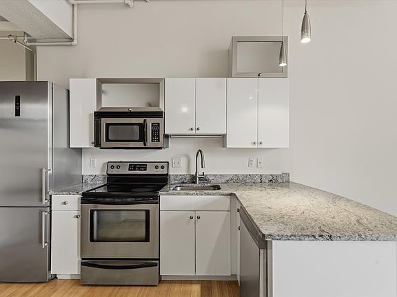 3rd image of 12 Stoneholm St APT 524