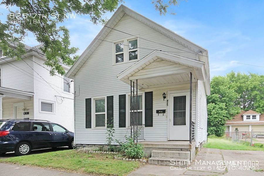 1st image of 825 7th St NW