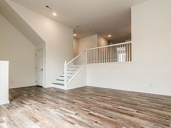4th image of 67 Fuller Cir