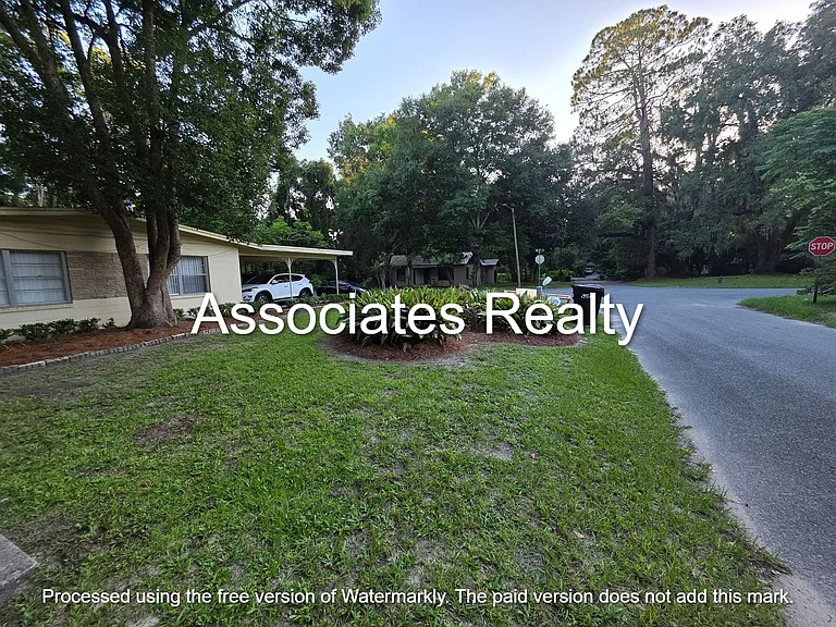 2631 NW 1st Ave — Photo 9