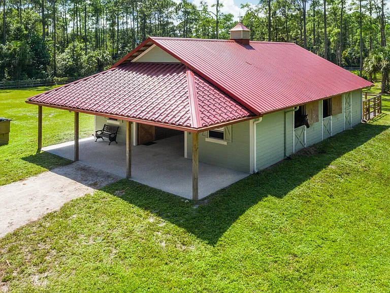 1835 Stallion Dr #STALLS — Photo 29