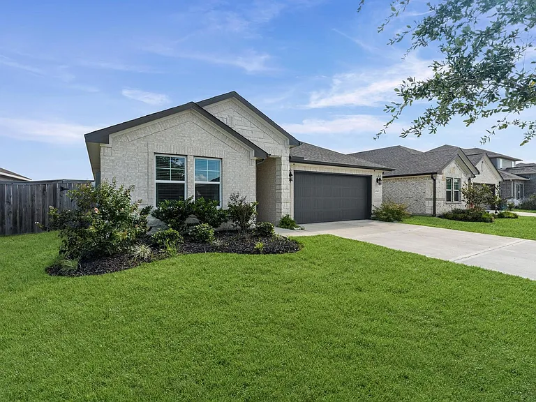10520 Deussen Ln — Photo 3